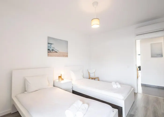 Mar T2 - By Smarthomes Apartment